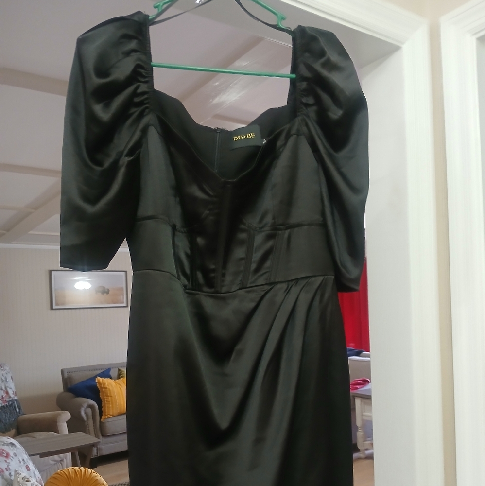 Elegant Black Short Sleeve Dress